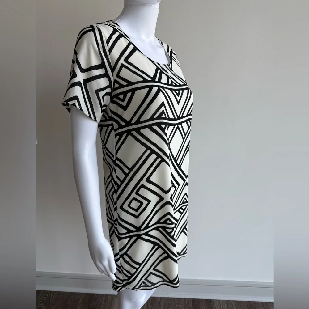 Black and White Geometric Pattern Dress